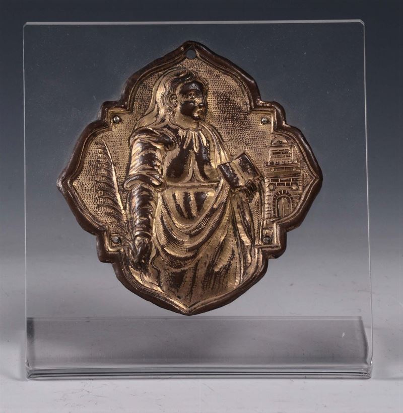 Placca polilobata in bronzo dorato con raffigurazione di Santa Barbara, Italia centrale XV secolo  - Asta Scultura e Oggetti d'Arte - Cambi Casa d'Aste