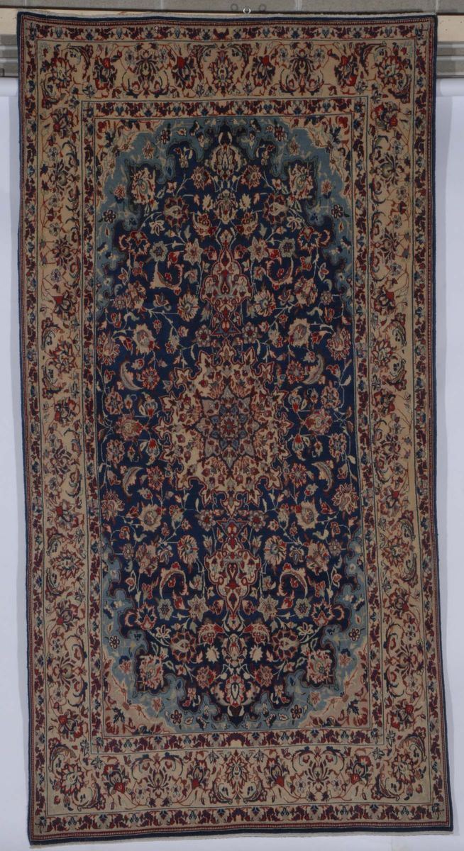 Tappeto persiano Isfahan, XX secolo  - Auction Ancient Carpets - Cambi Casa d'Aste