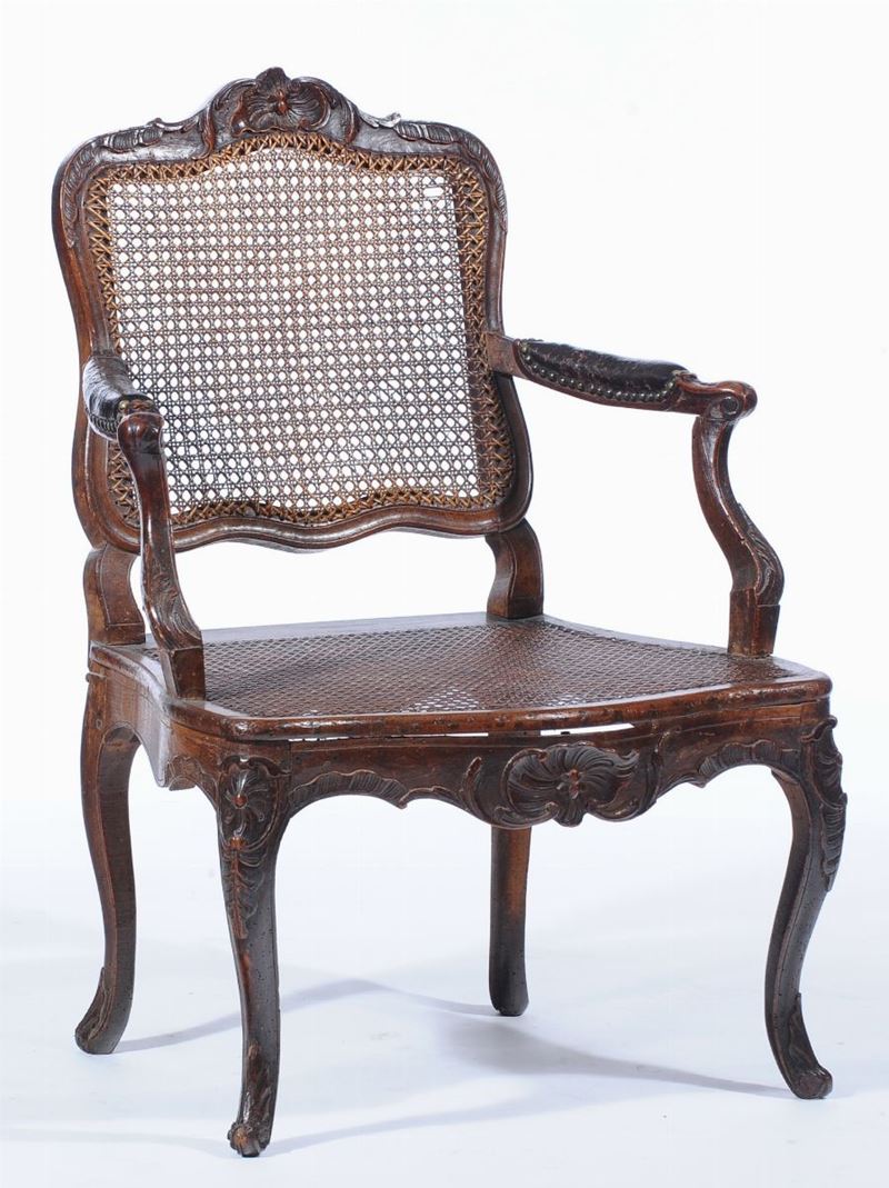 Poltrona in stile Luigi XV in legno intagliato  - Auction Furniture | Cambi Time - Cambi Casa d'Aste