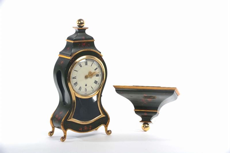 Orologio Cartel in stile “Zenith” in legno laccato  - Auction Antique and Old Masters - Cambi Casa d'Aste