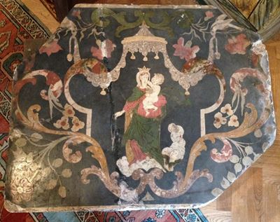 Frammento di Scagliola Raffigurante Madonna con Bambino