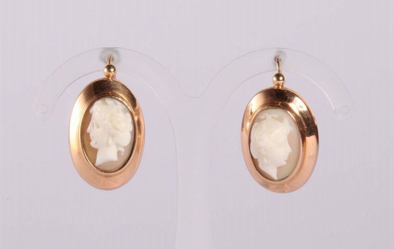 Orecchini con cammeo  - Asta Argenti e Gioielli Antichi e Contemporanei - Cambi Casa d'Aste