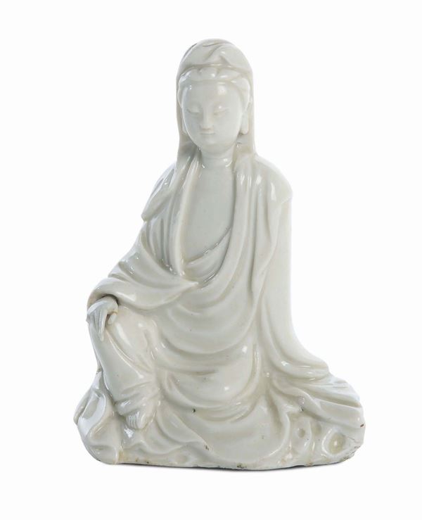 Blanc de Chine Dehua porcelain Guanyin sitting with hood, China, Qing Dynasty, end of 17th century