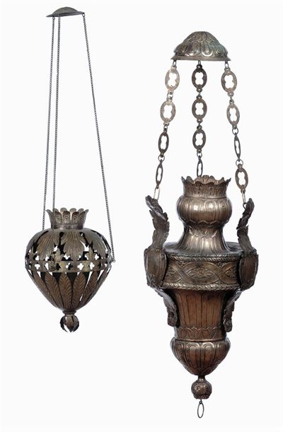 Due Lampade Votive Diverse in Metallo Argentato, XVIII Secolo