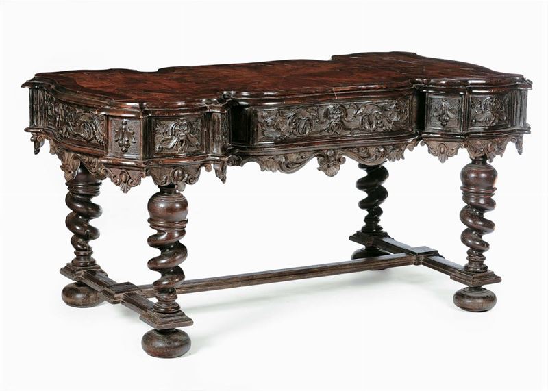 Scrivania con piano sagomato, Piemonte XVIII secolo  - Asta Antiquariato e Dipinti Antichi - Cambi Casa d'Aste