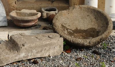 Acquasantiera e Mensola in Pietra Serena, XIX Secolo