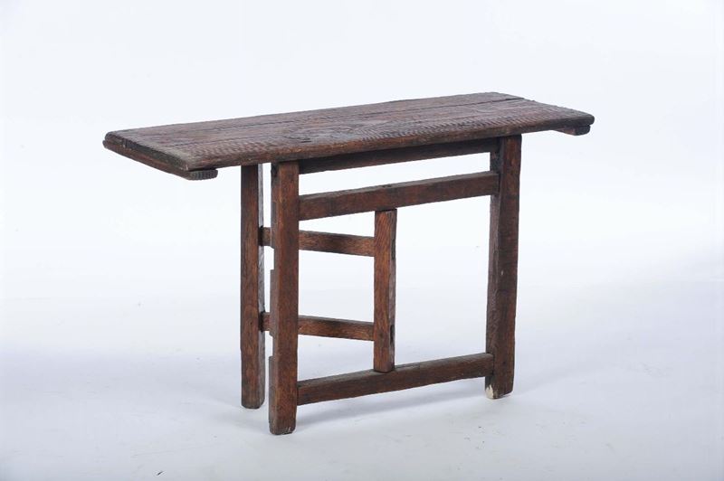 Piccolo tavolino basso a cancello  - Auction Time Auction 3-2014 - Cambi Casa d'Aste