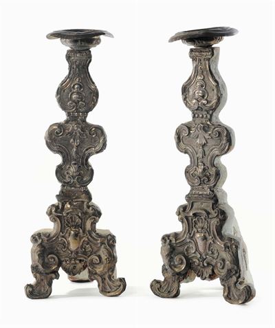 Coppia di Candelieri in Legno, Argento e Metallo Argentato