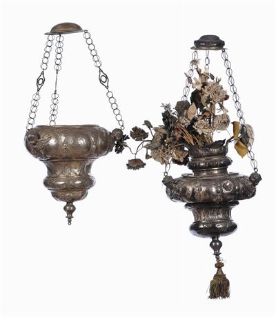 Due Lampade Votive Differenti in Argento con Corpo Baccellato, Manifattura Italiana del XVIII Sec...