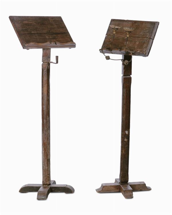 Due leggii da terra in legno con applicazioni in metallo, XVIII-XIX secolo