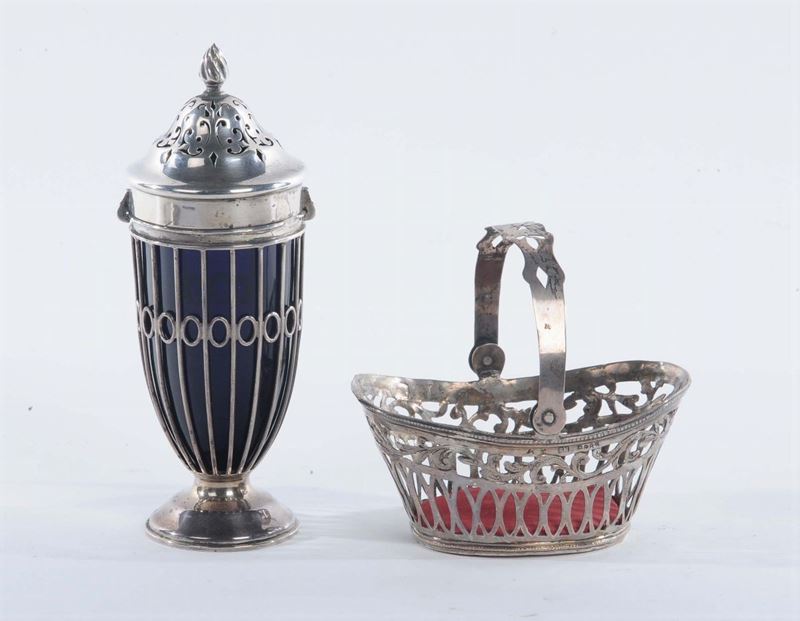 Cestino in argento e spargizucchero con vetro blu  - Auction Silvers, Ancient and Comtemporary Jewels - Cambi Casa d'Aste