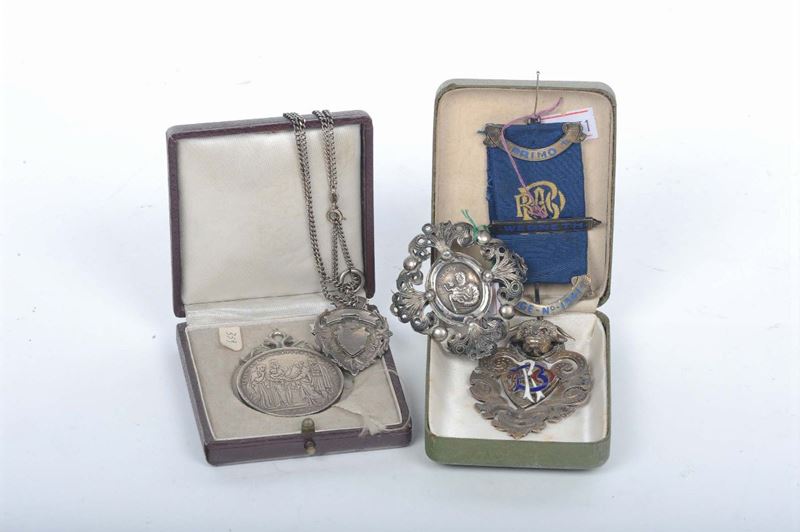 Lotto di quattro medaglie in argento  - Asta Argenti e Gioielli Antichi e Contemporanei - Cambi Casa d'Aste