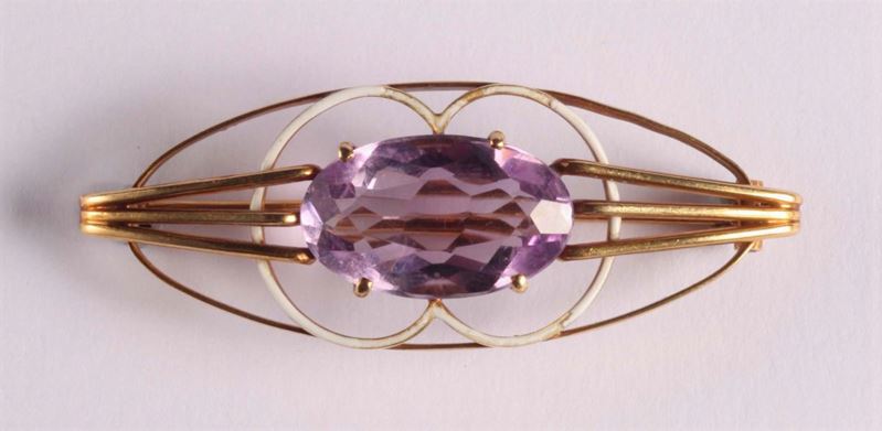 Spilla con ametista e smalto bianco  - Auction Silvers, Ancient and Comtemporary Jewels - Cambi Casa d'Aste