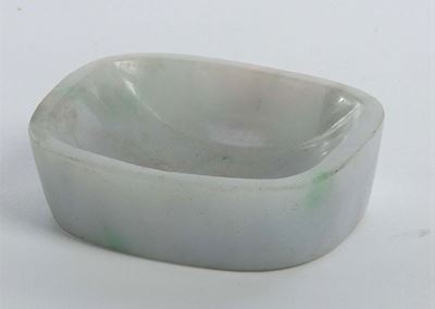 Vaschetta in Giadeite, Cina XX Secolo