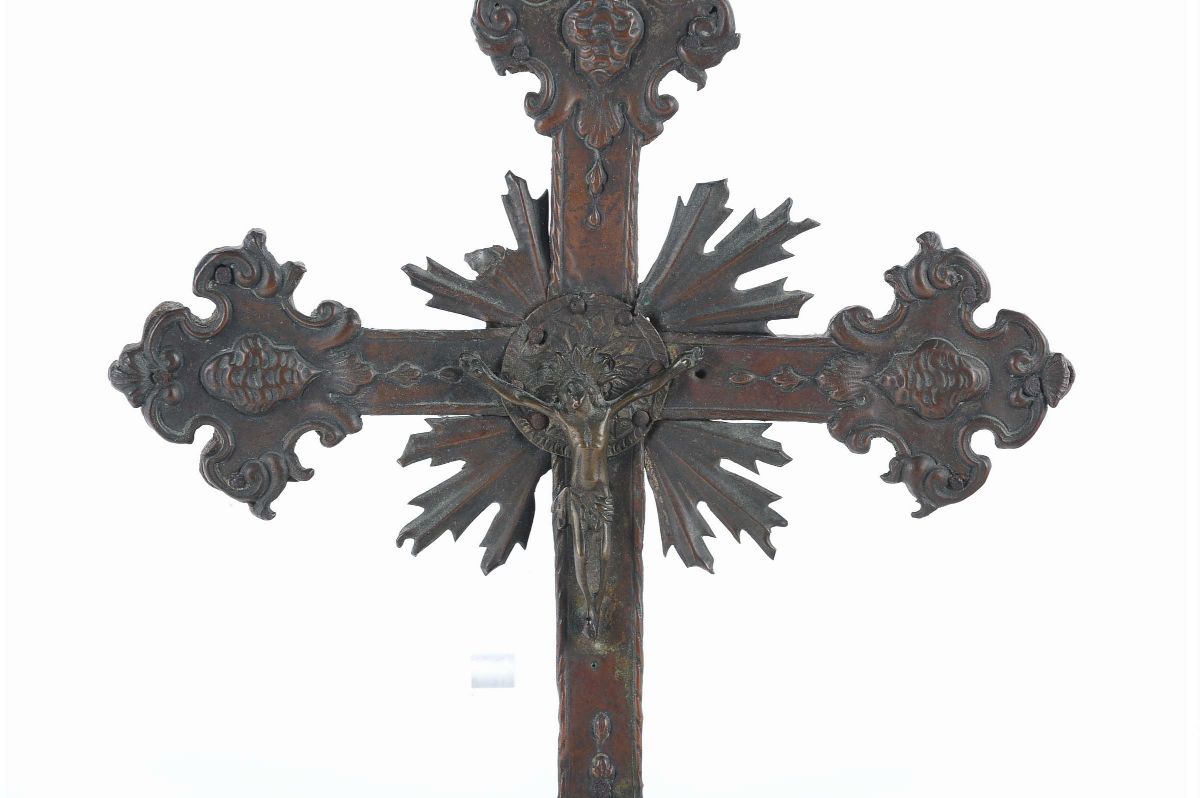 Crocifisso in Legno Rivestito in Rame