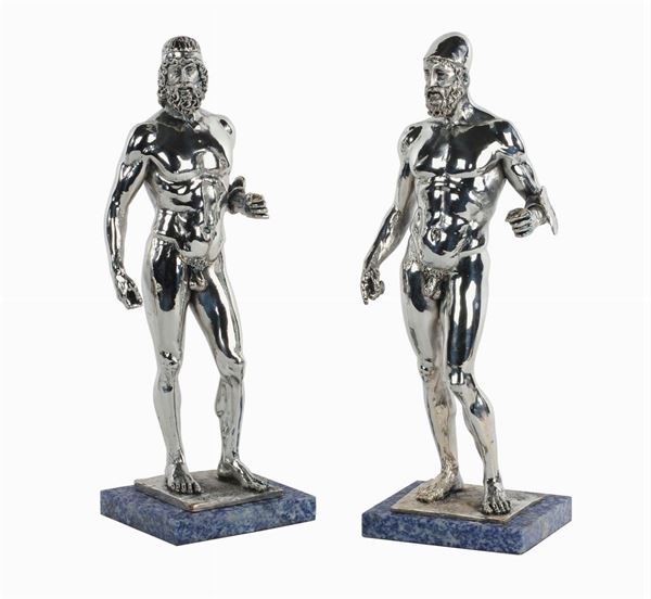 Due figure in argento raffiguranti i bronzi di Riace, scultore A. Santini, XX secolo