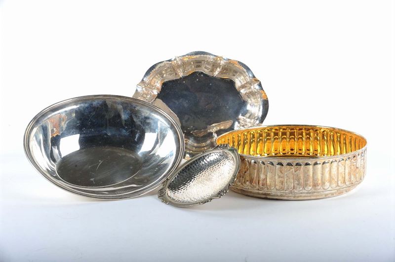 Quattro ciotole in argento diverse  - Auction Silvers, Ancient and Comtemporary Jewels - Cambi Casa d'Aste