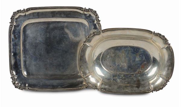 Due vassoi in argento di cui uno squadrato, marchio E. Cipollina, Genova XX secolo
