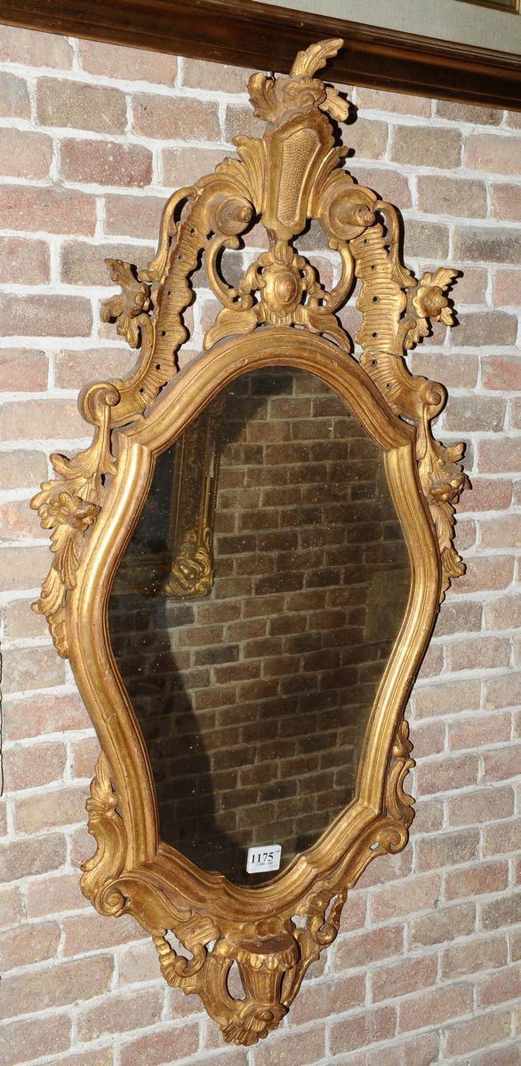 Specchiera Luigi XV in legno dorato