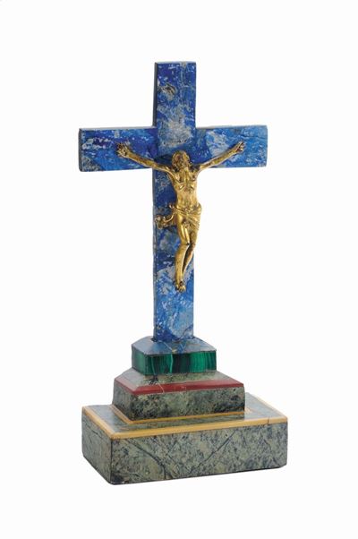 Crocifisso in Marmi Policromi con Cristo in Bronzo Dorato, Italia Centrale Inizi XVIII Secolo