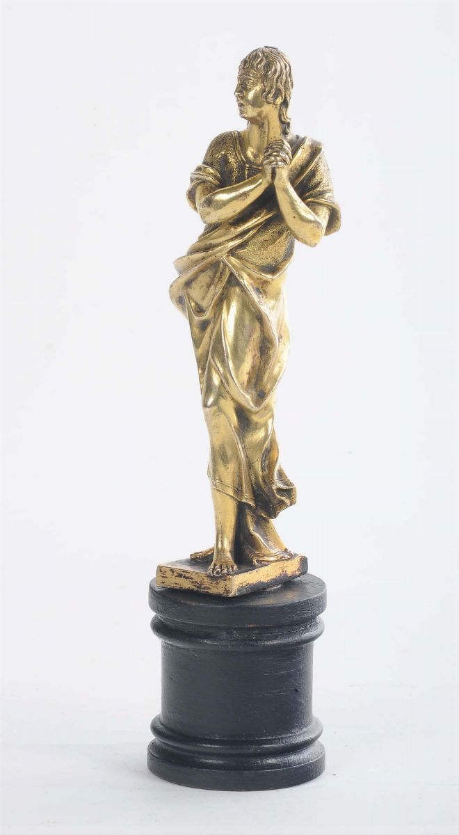 Figura in Bronzo Fuso, Cesellato e Dorato Raffigurante Giovane Santo Orante con Tunica, Veneto Fi...