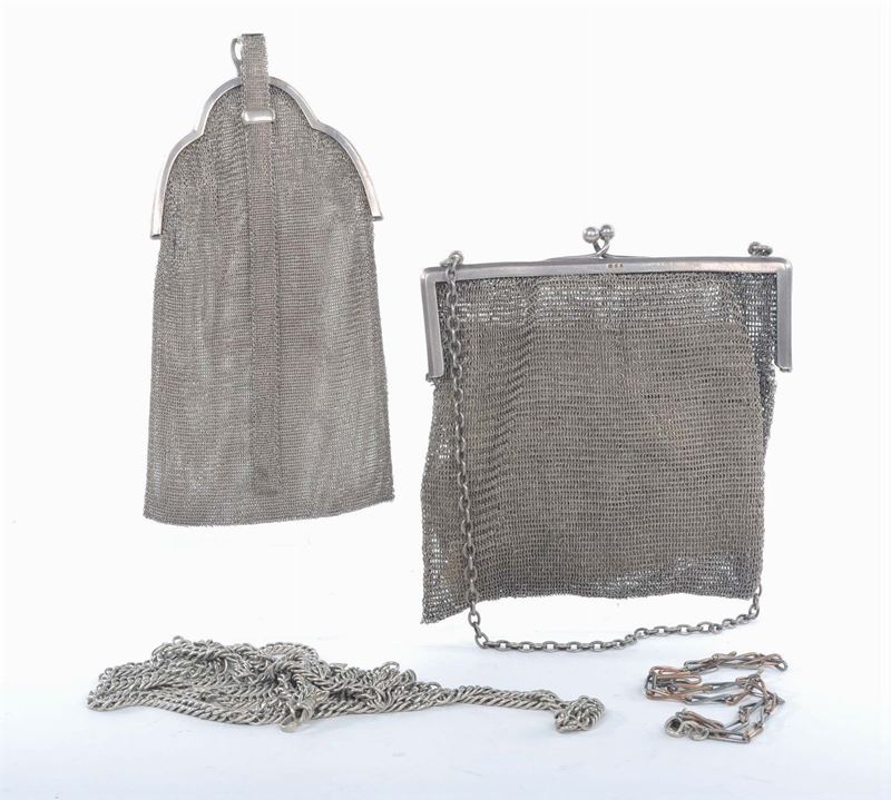 Lotto composto da due borse in maglia di argento e due catene in argento  - Auction Silvers, Ancient and Comtemporary Jewels - Cambi Casa d'Aste