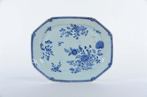 Vassoio ottagonale in porcellana, Cina fine XVIII secolo