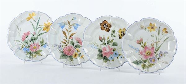 Quattro piatti sagomati in ceramica di Bassano