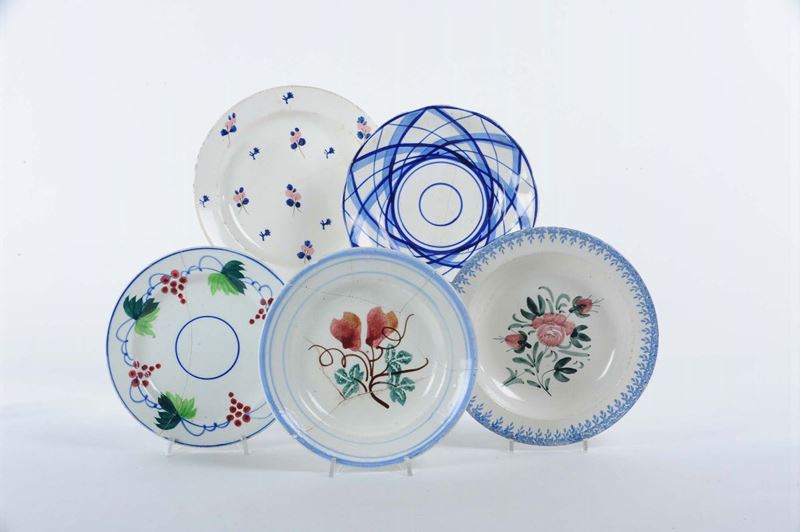 Lotto di cinque piatti Mondovi diversi  - Auction Antique and Old Masters - Cambi Casa d'Aste