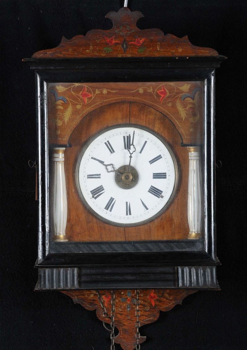 Pendola da parete in legno dipinto  - Asta Antiquariato e Dipinti Antichi - Cambi Casa d'Aste