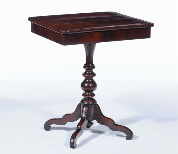 Tavolino da lavoro lastronato