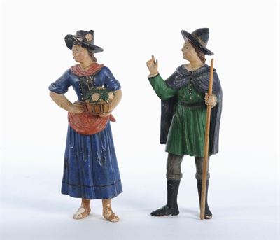 Due Statuine da Presepe in Legno Intagliato