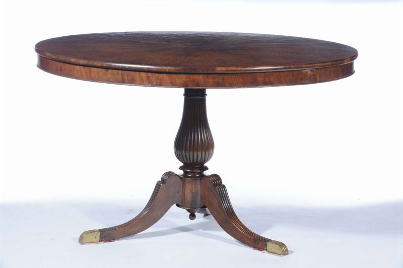 Tavolo da pranzo rotondo, Inghilterra XIX secolo  - Auction OnLine Auction 07-2012 - Cambi Casa d'Aste