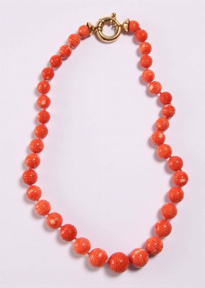 Collana di Corallo Inciso