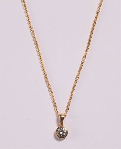 Pendente con Diamante Centrale