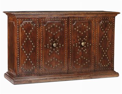 Credenza in Noce a Due Ante con Borchie, Bologna Fine XVII Inizi XVIII Secolo