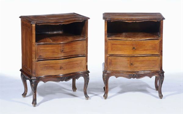 Coppia di comodini a due cassetti