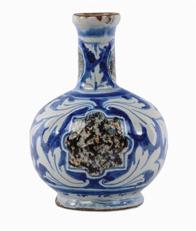 Bottiglia in Maiolica, Caltagirone Prima Metà XVIII Secolo