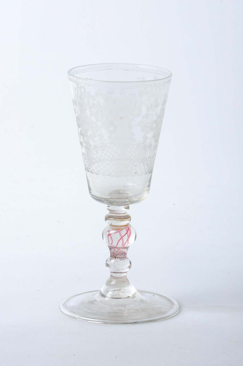 Bicchiere a calice inciso con inclusioni rosse, Venezia (?) XVIII secolo  - Asta Asta OnLine 4-2013 - Cambi Casa d'Aste