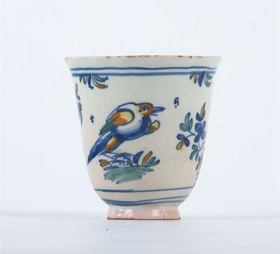 Tazzina in Maiolica, Savona o Sassuolo XVIII Secolo