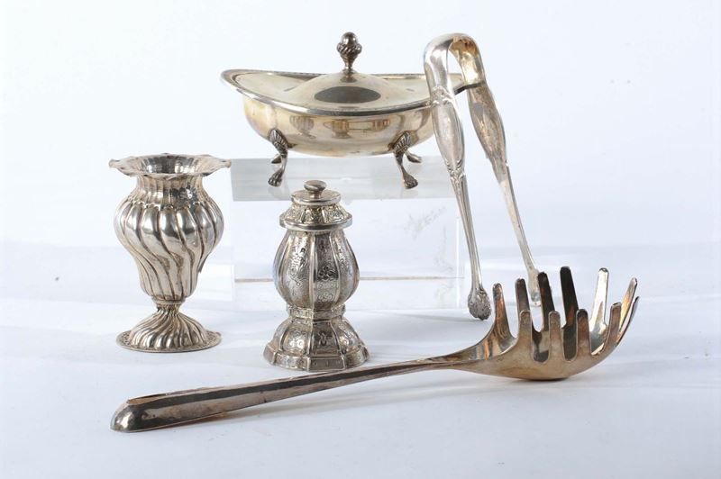 Lott composto da quattro pezzi in argento  - Auction Silvers, Ancient and Comtemporary Jewels - Cambi Casa d'Aste