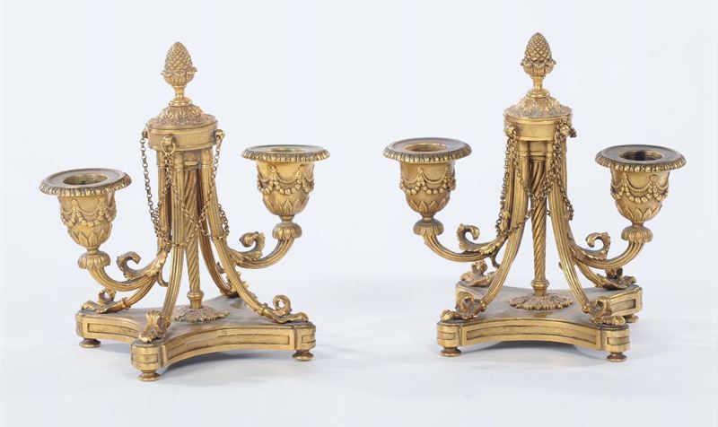 Coppia di doppieri in bronzo dorato, Francia stile Luigi XVI  - Auction Antique and Old Masters - II - Cambi Casa d'Aste