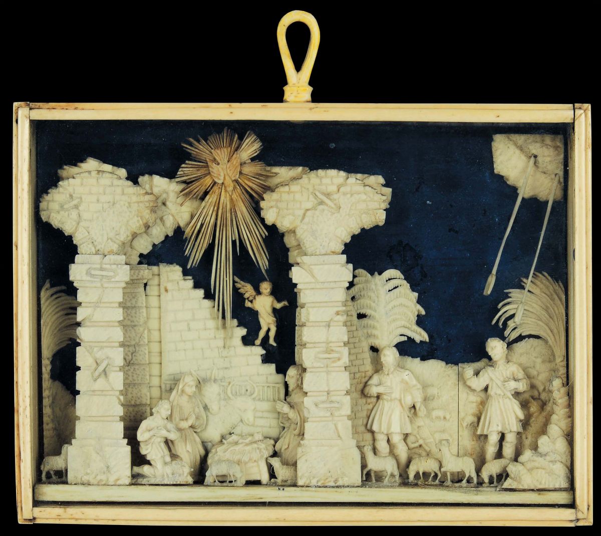 Coppia di Composizioni in Avorio Scolpito Raffiguranti la Natività e la Resurrezione, Maestranze ...