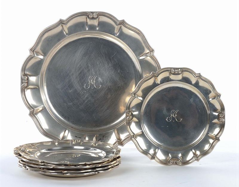 Grande piatto più sei piccoli in argento  - Auction Silvers, Ancient and Comtemporary Jewels - Cambi Casa d'Aste