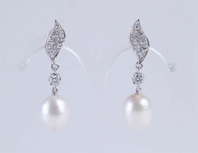 Orecchini con Perle Fresh-water e Diamanti