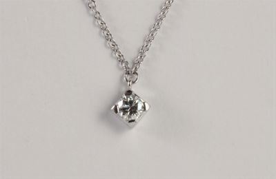 Pendente con Diamante di Ct 0,35
