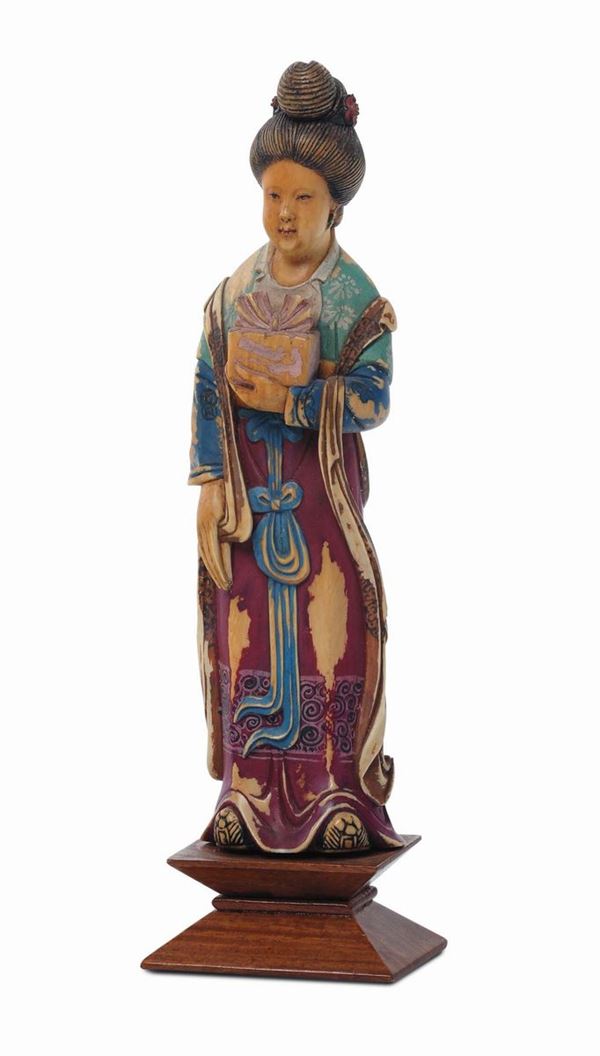 Figura femminile in avorio dipinto, Cina XX secolo