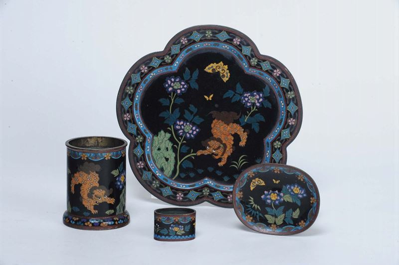 Servizio da fumo cloisonnè, CIna inizio XX secolo  - Auction Antique and Old Masters - Cambi Casa d'Aste