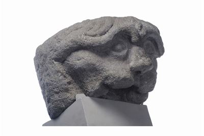 Doccione in Pietra di Nenfro o Peperino, Italia Centrale XVI-XVII Secolo