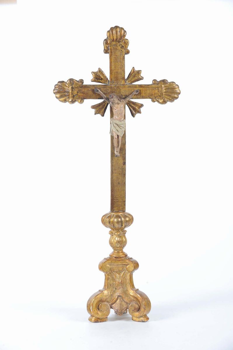 Base con crocefisso in legno scolpito, epoca Luigi XV  - Asta Antiquariato e Dipinti Antichi - Cambi Casa d'Aste